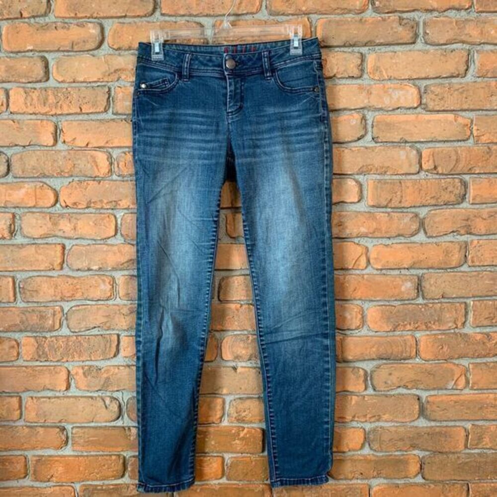 Elle Women's Blue Jeans Skinny Low Rise Medium Wash Casual Lightweight Size 2